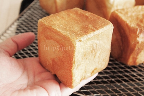 小さなキューブ形パンのレシピ
