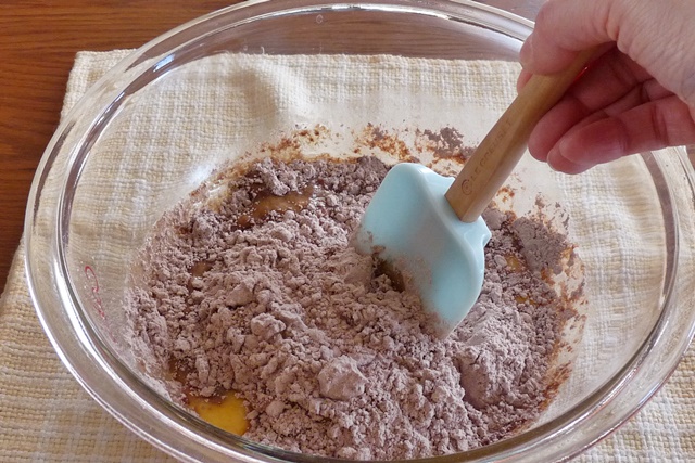 30分で焼き菓子　ココアパインマフィン　作り方