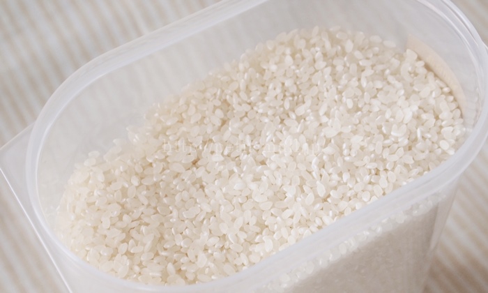 無印良品　米びつ　米の移し替え